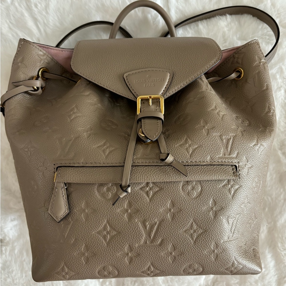AUTHENTIC ✨ Louis Vuitton montsouris backpack